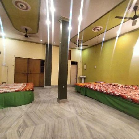 ורנאסי Hotel Aakash Ganga מראה חיצוני תמונה