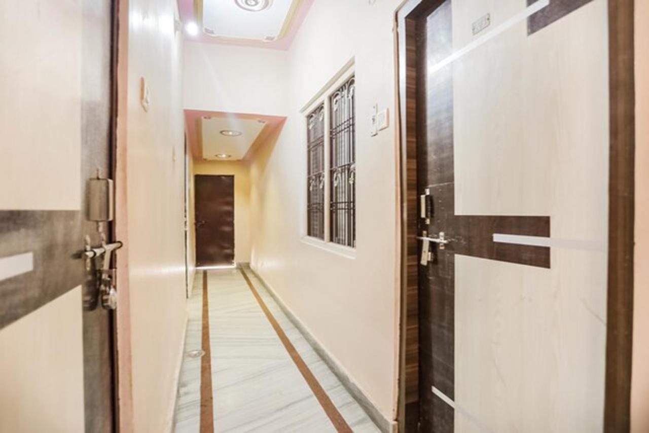 ורנאסי Hotel Aakash Ganga מראה חיצוני תמונה