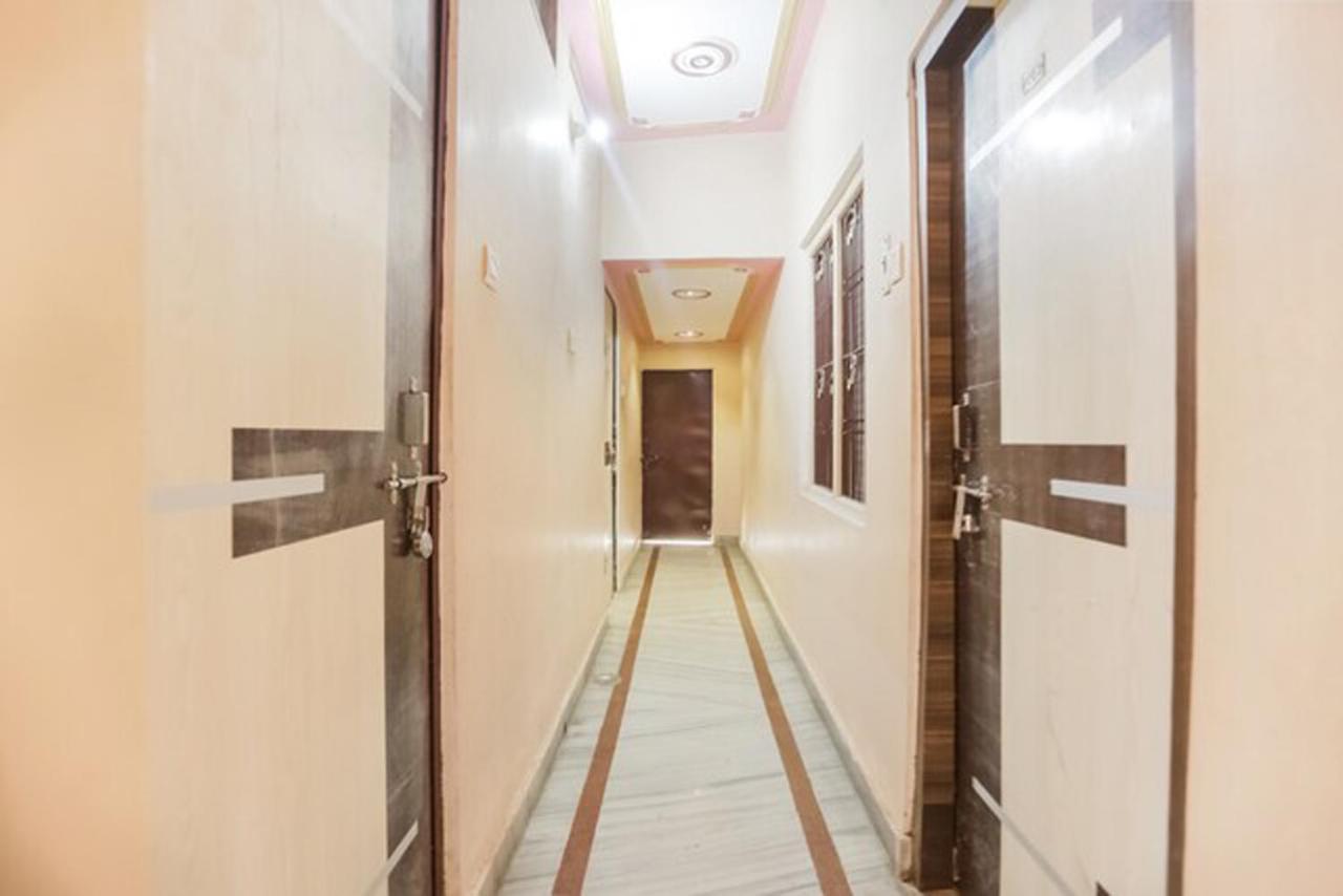 ורנאסי Hotel Aakash Ganga מראה חיצוני תמונה