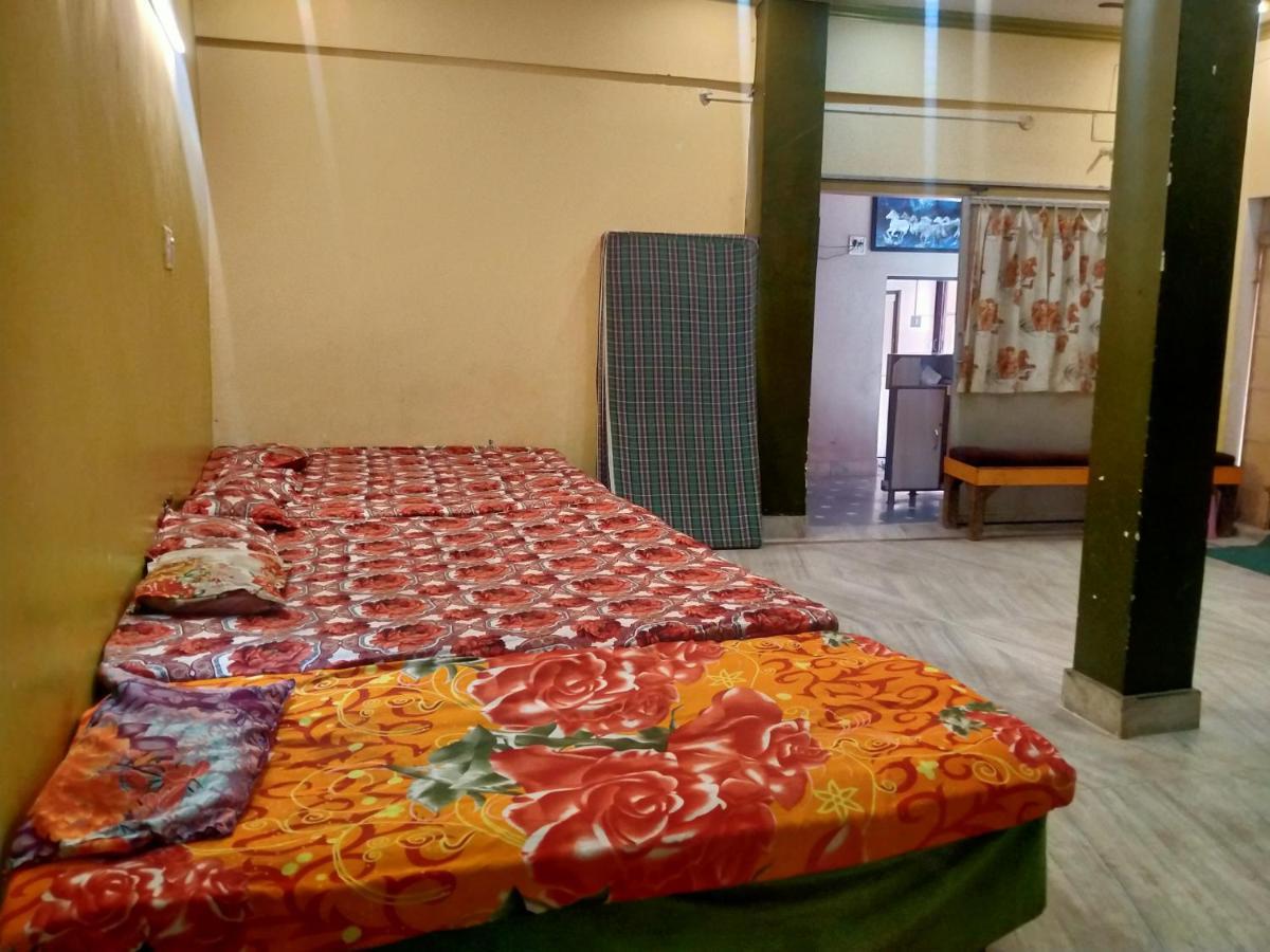 ורנאסי Hotel Aakash Ganga מראה חיצוני תמונה