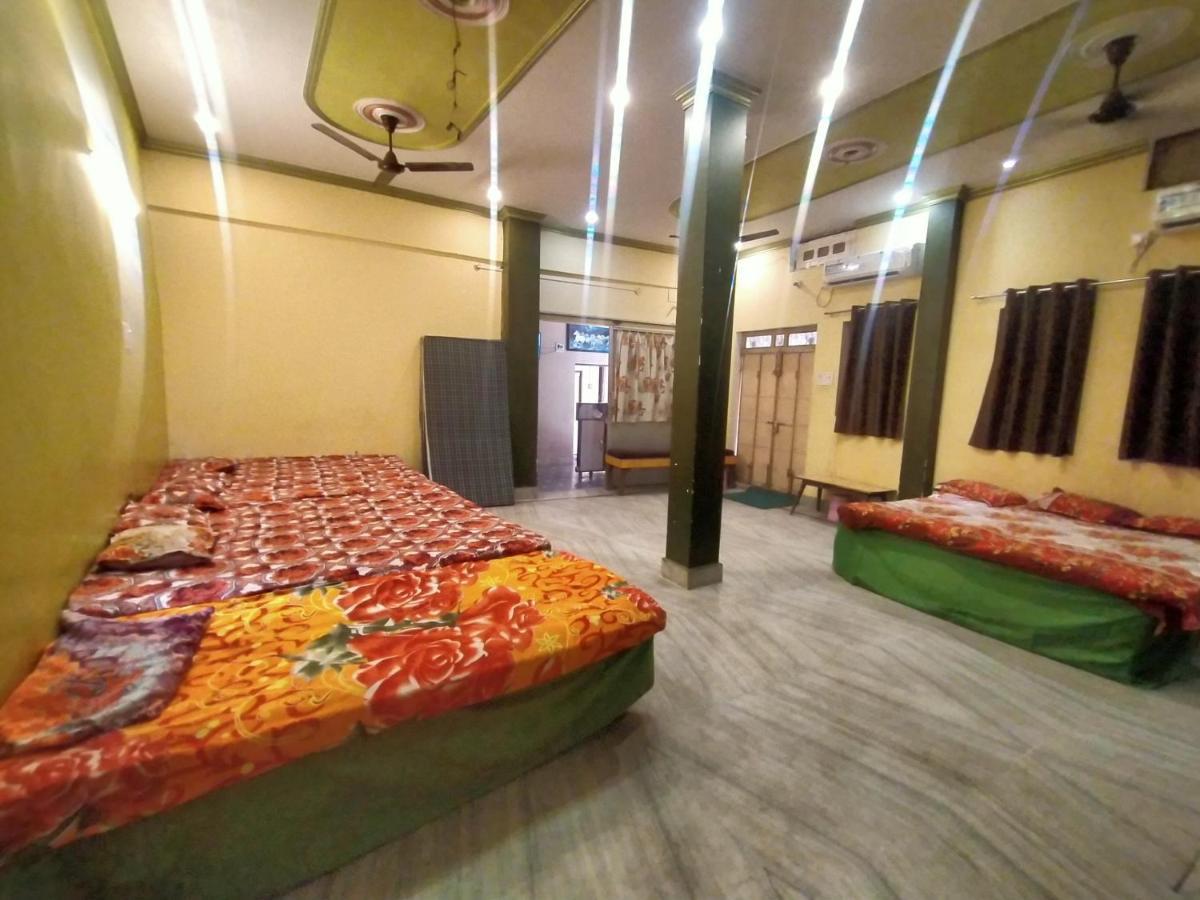 ורנאסי Hotel Aakash Ganga מראה חיצוני תמונה