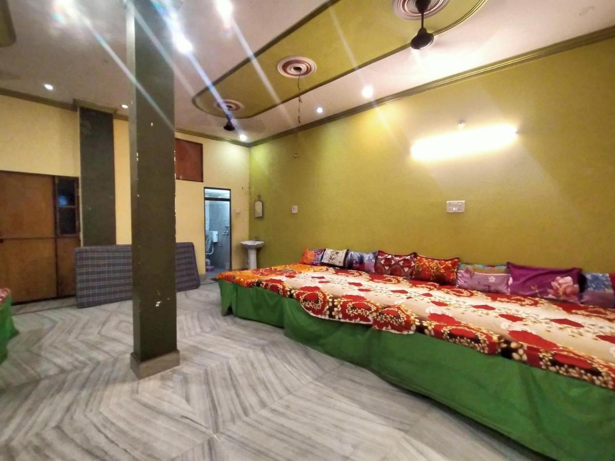 ורנאסי Hotel Aakash Ganga מראה חיצוני תמונה