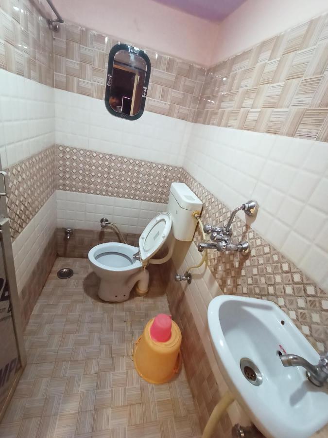ורנאסי Hotel Aakash Ganga מראה חיצוני תמונה