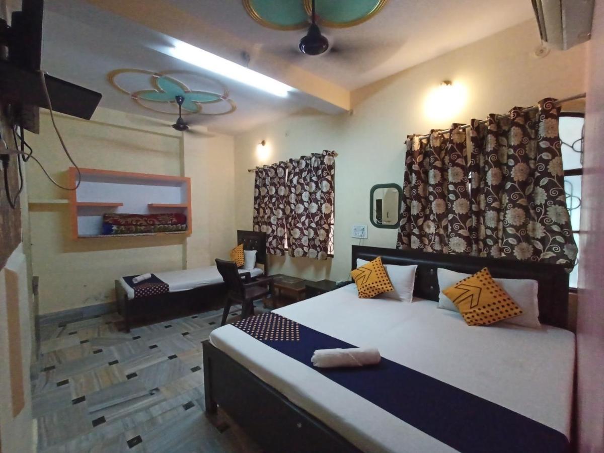ורנאסי Hotel Aakash Ganga מראה חיצוני תמונה