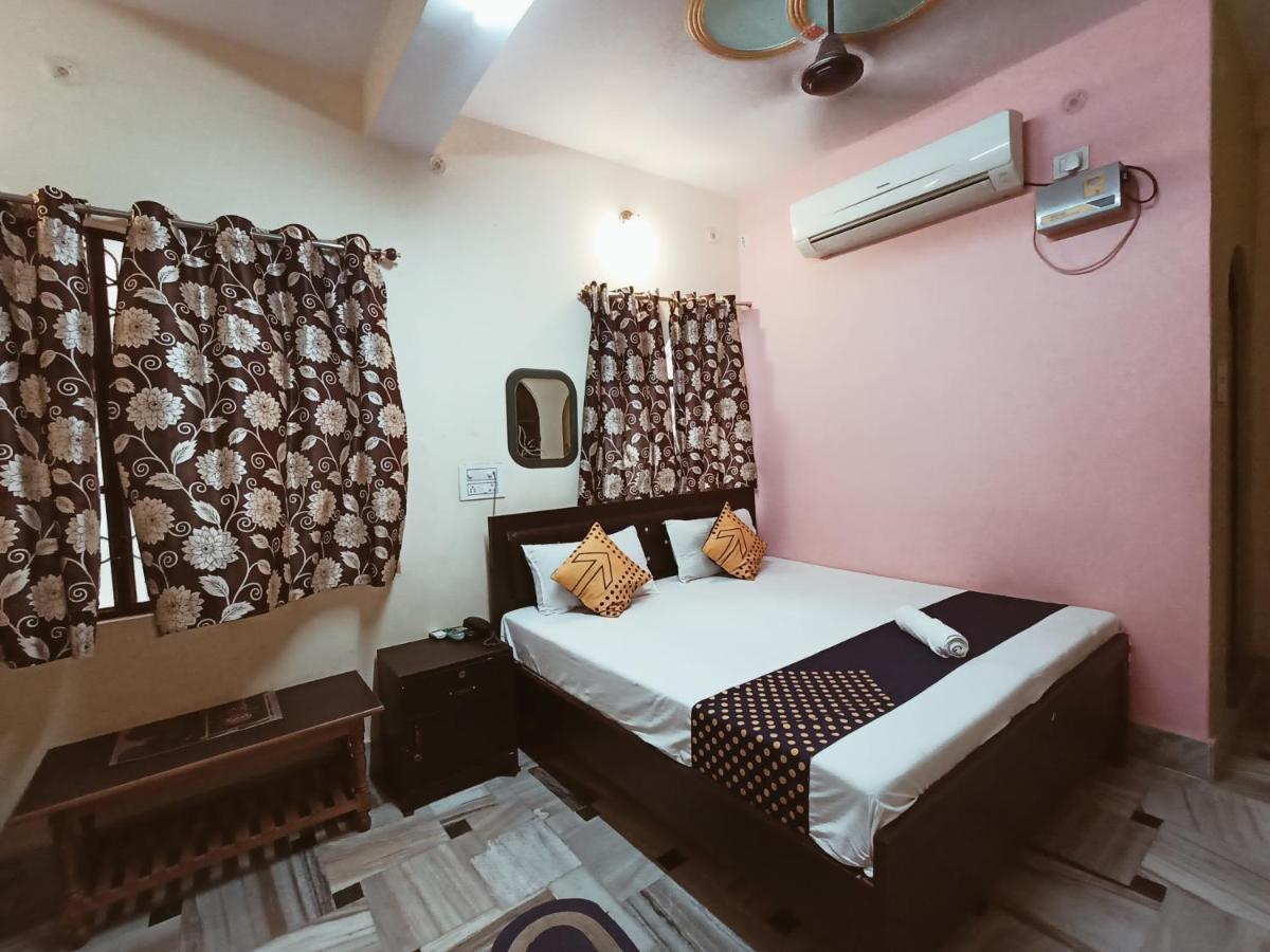 ורנאסי Hotel Aakash Ganga מראה חיצוני תמונה