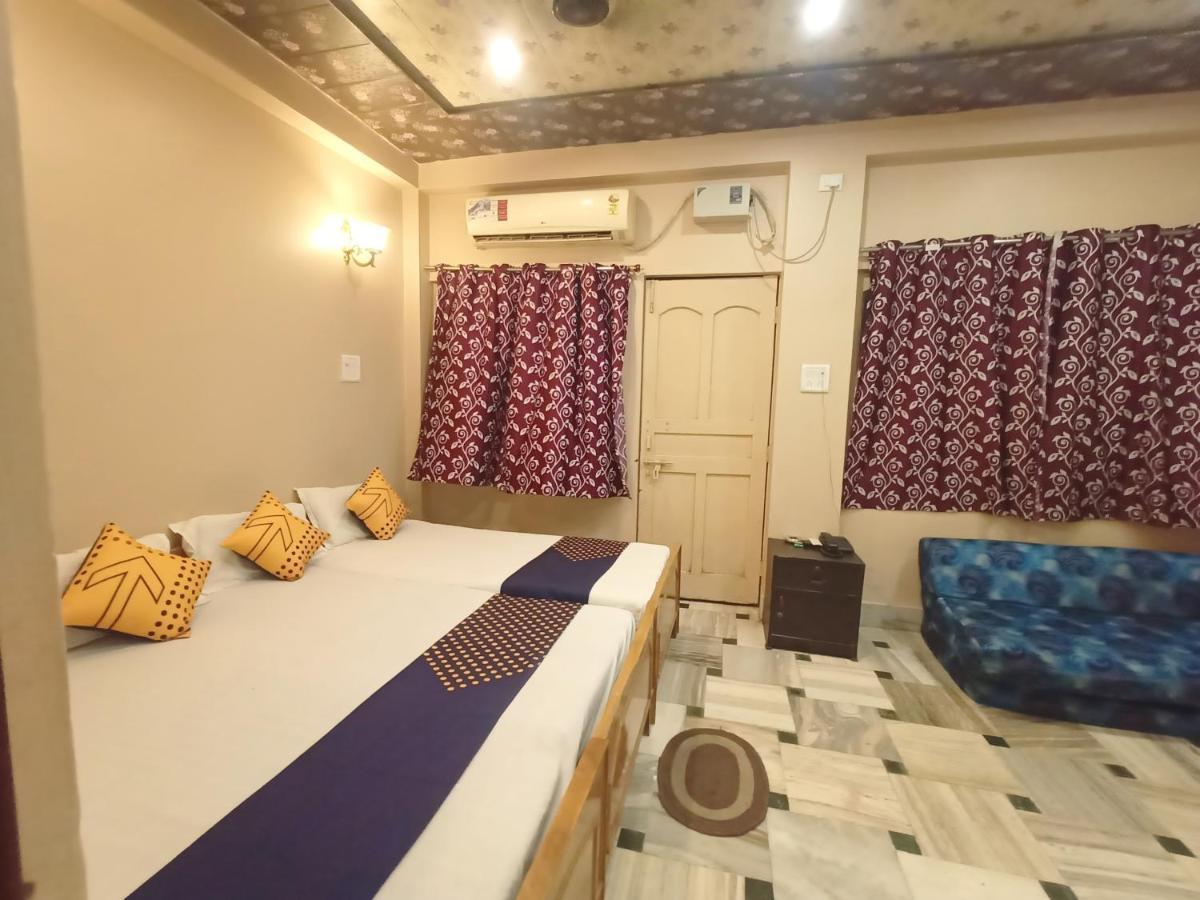 ורנאסי Hotel Aakash Ganga מראה חיצוני תמונה