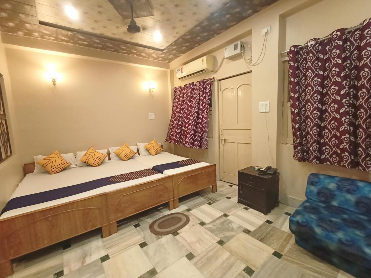 ורנאסי Hotel Aakash Ganga מראה חיצוני תמונה