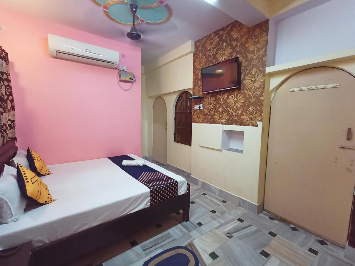 ורנאסי Hotel Aakash Ganga מראה חיצוני תמונה